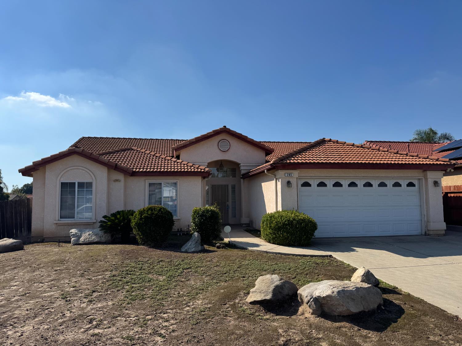 285 Claremont Ave, Sanger, CA 93657