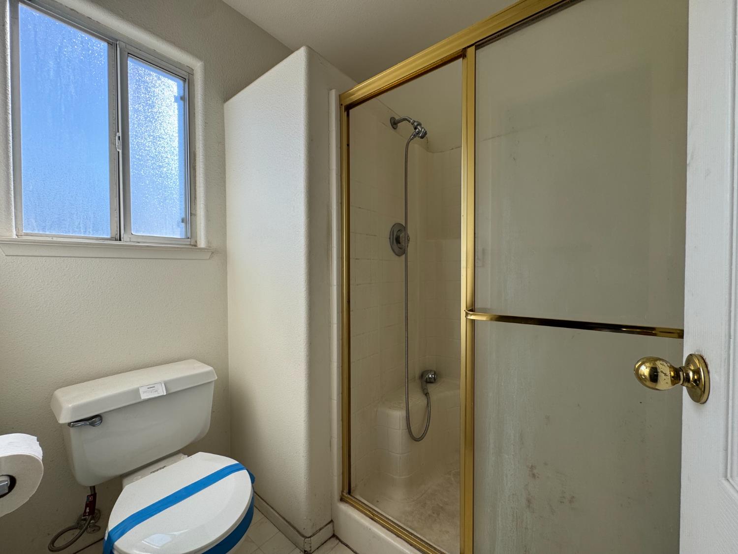 285 Claremont Ave, Sanger, CA 93657