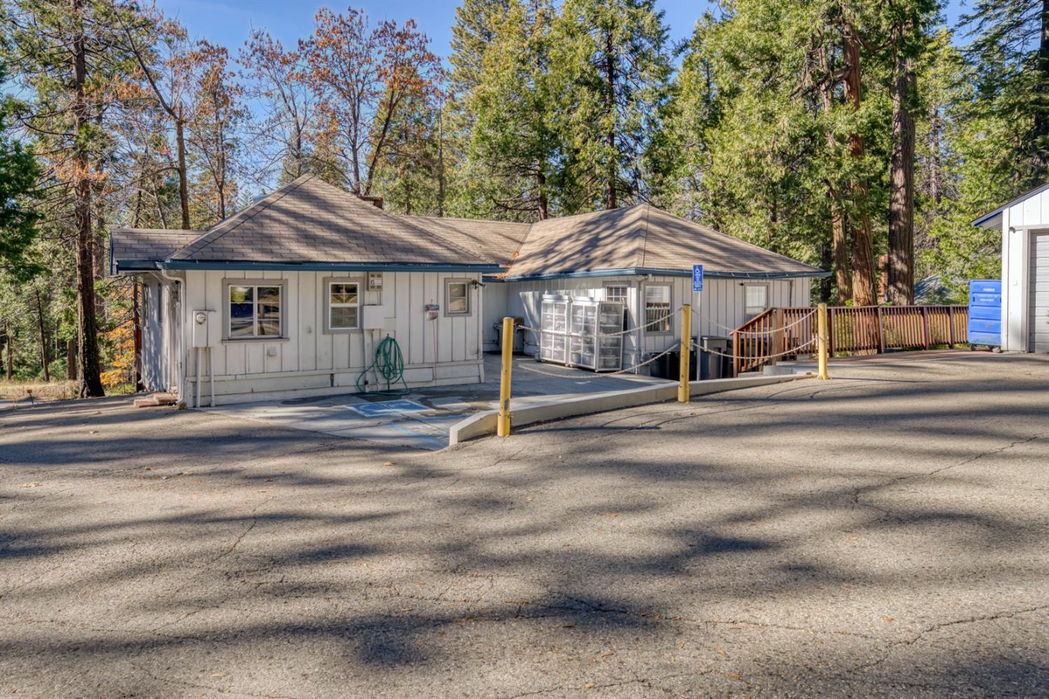 41593 Tollhouse Rd, Shaver Lake, CA 93664