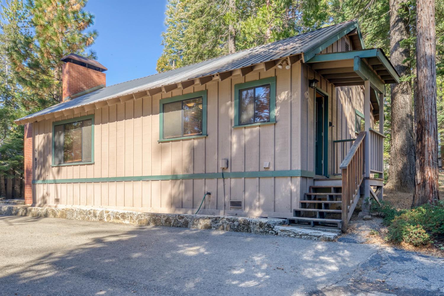 41593 Tollhouse Rd, Shaver Lake, CA 93664