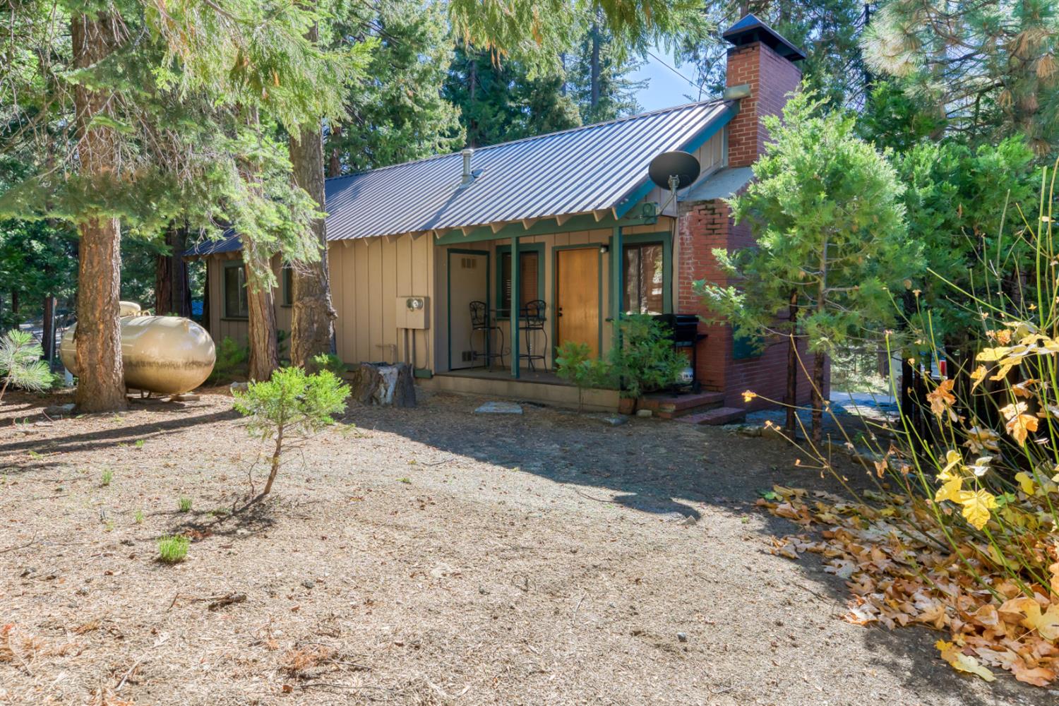 41593 Tollhouse Rd, Shaver Lake, CA 93664