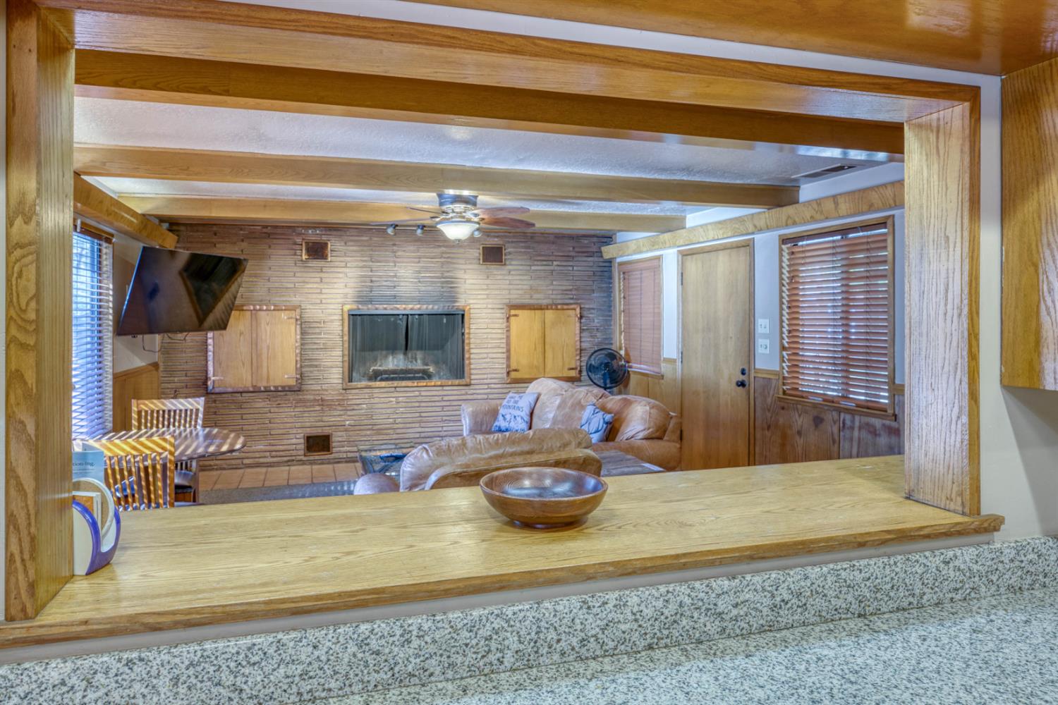 41593 Tollhouse Rd, Shaver Lake, CA 93664