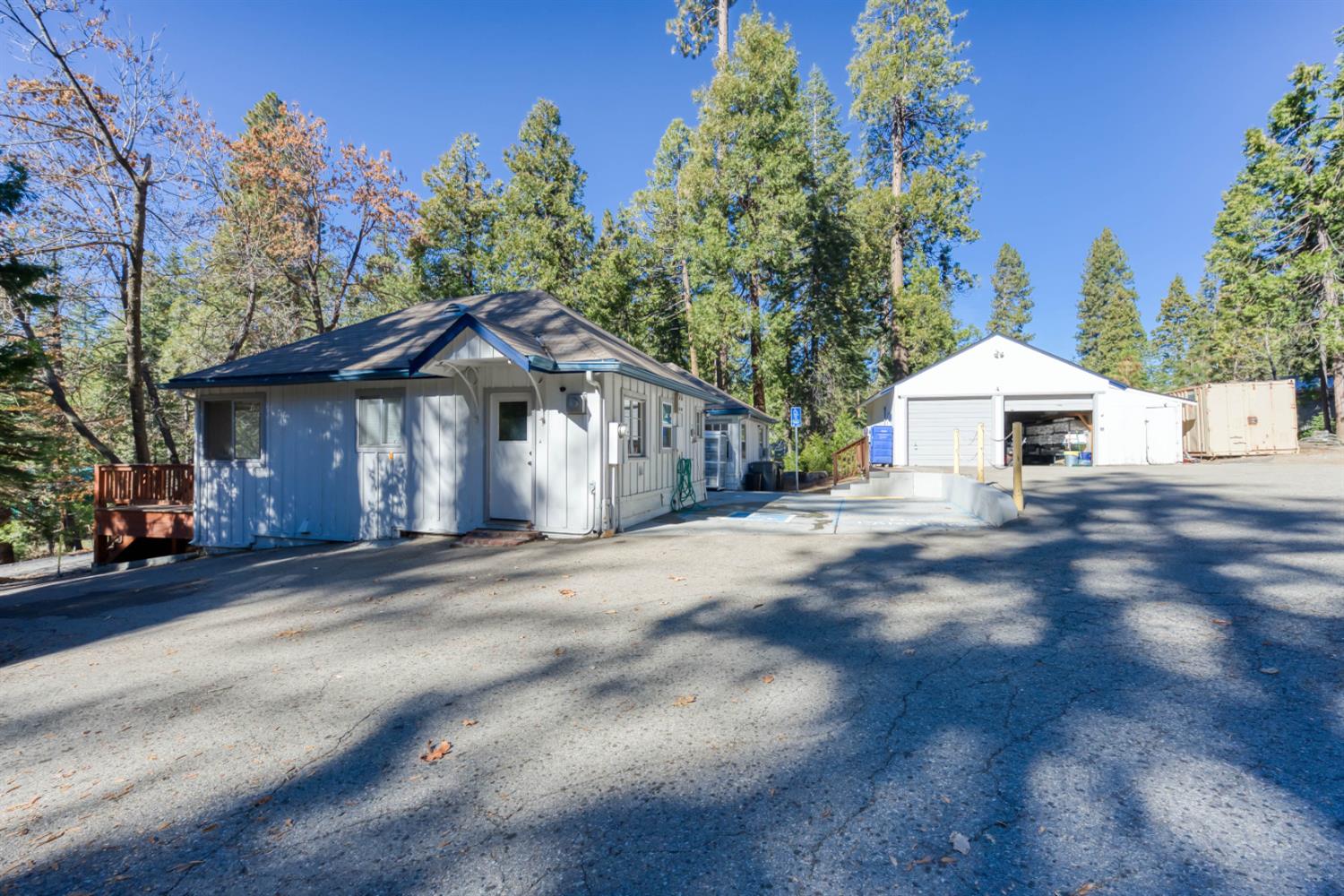 41593 Tollhouse Rd, Shaver Lake, CA 93664