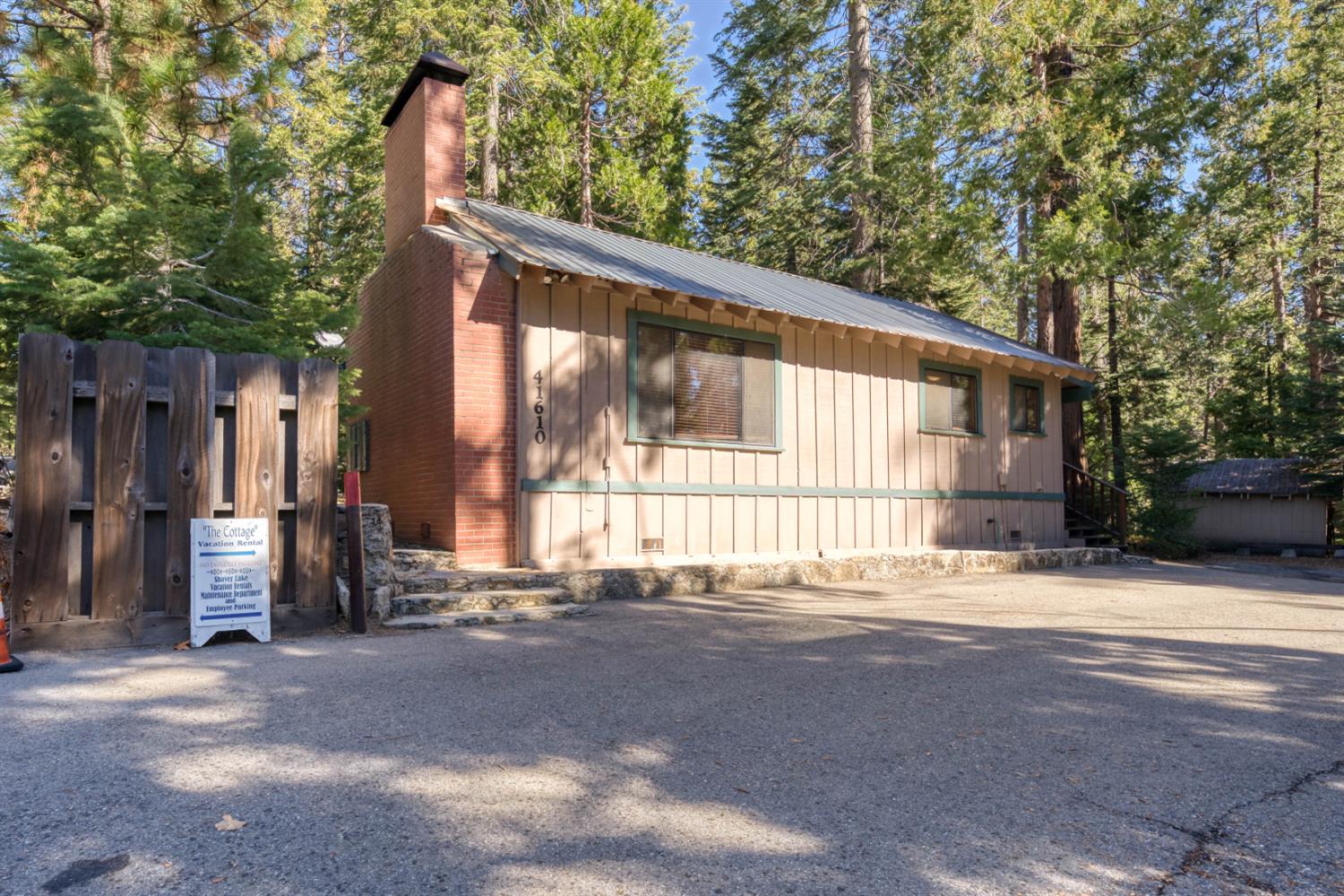 41593 Tollhouse Rd, Shaver Lake, CA 93664