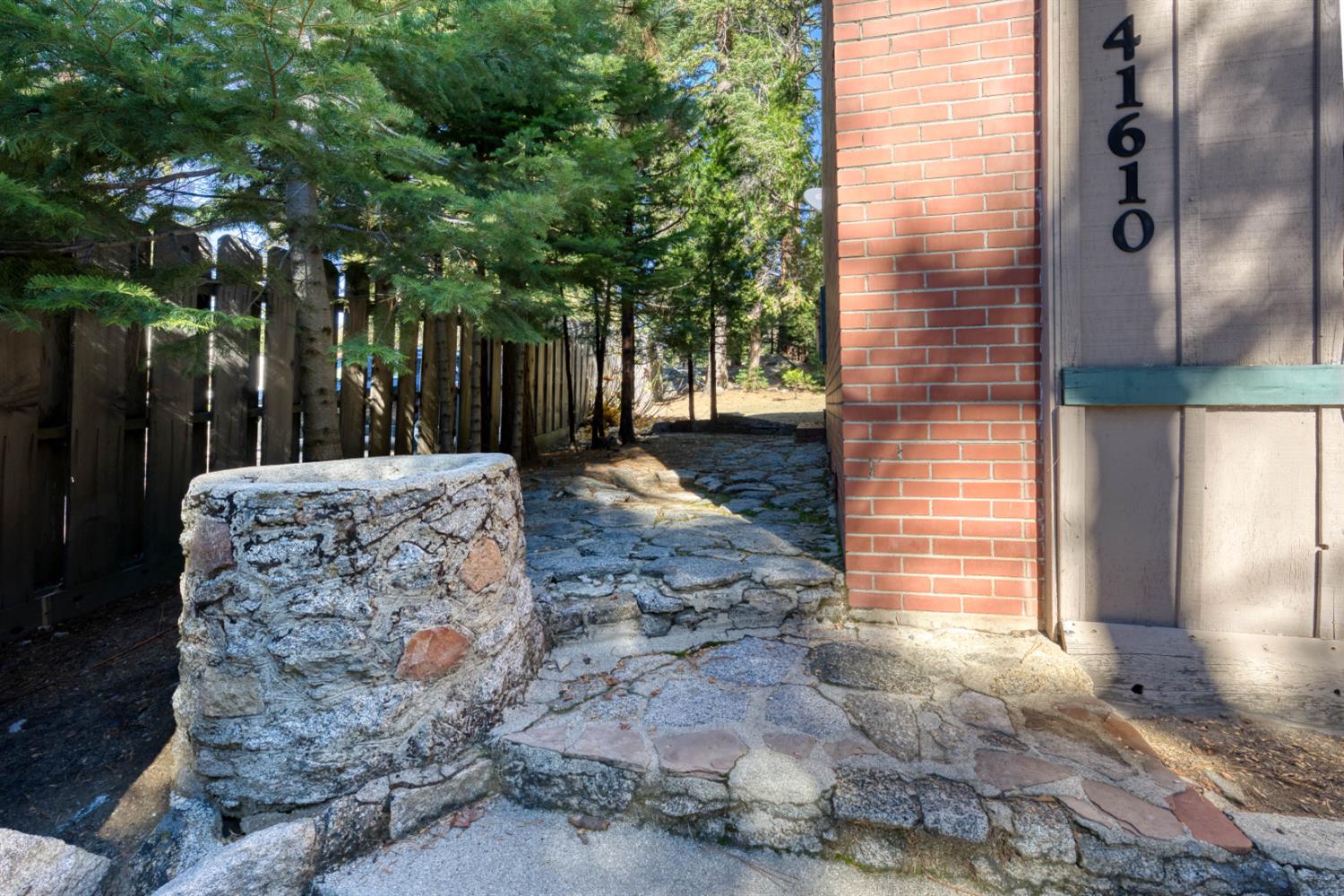 41593 Tollhouse Rd, Shaver Lake, CA 93664