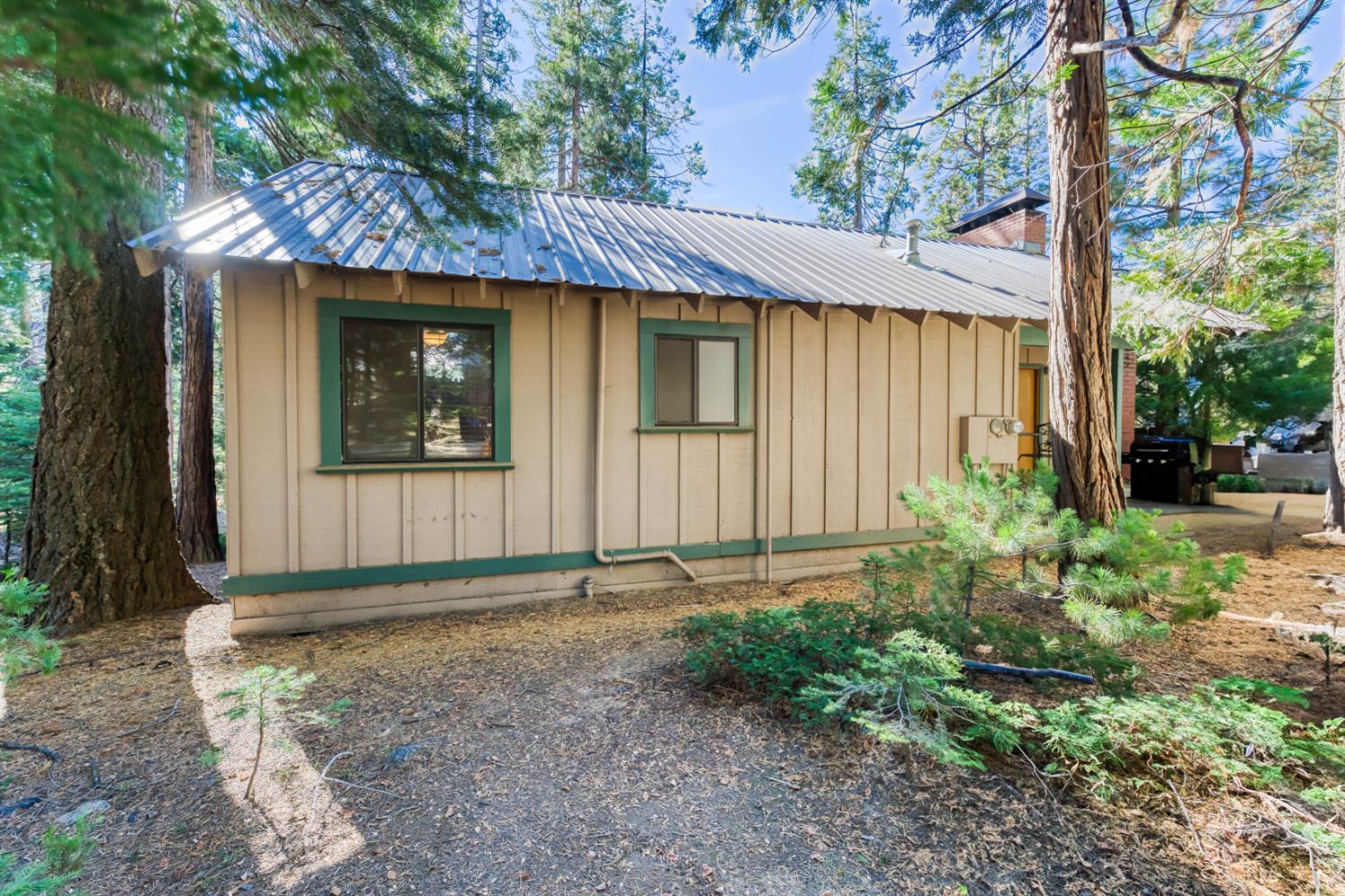 41593 Tollhouse Rd, Shaver Lake, CA 93664