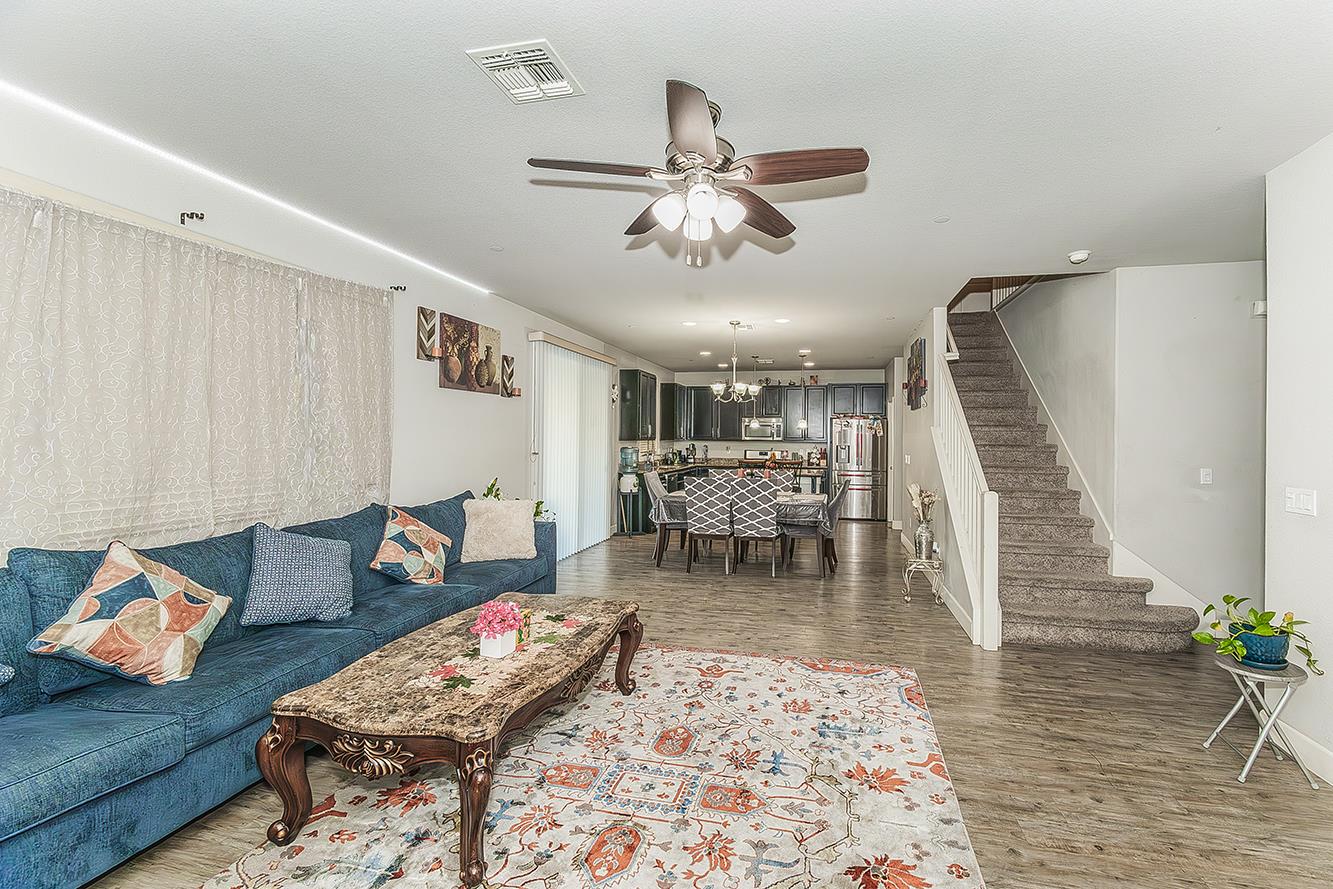 1142 S Pearwood Ave, Fresno, CA 93727