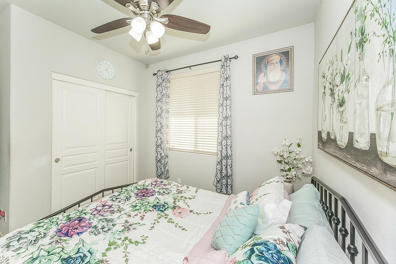 1142 S Pearwood Ave, Fresno, CA 93727