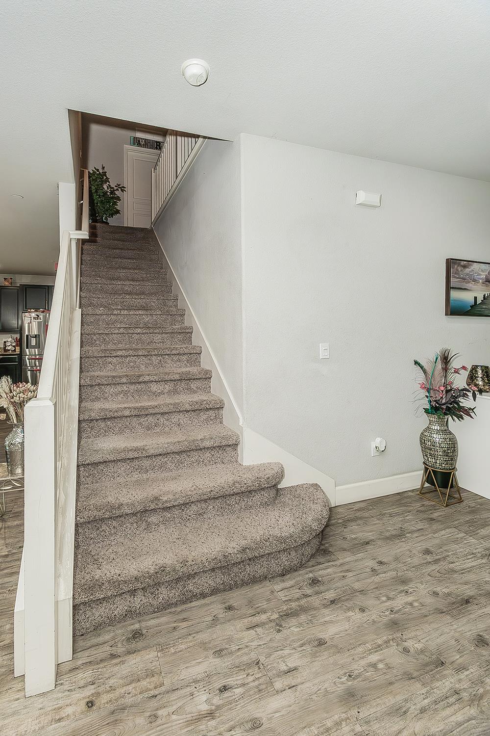 1142 S Pearwood Ave, Fresno, CA 93727