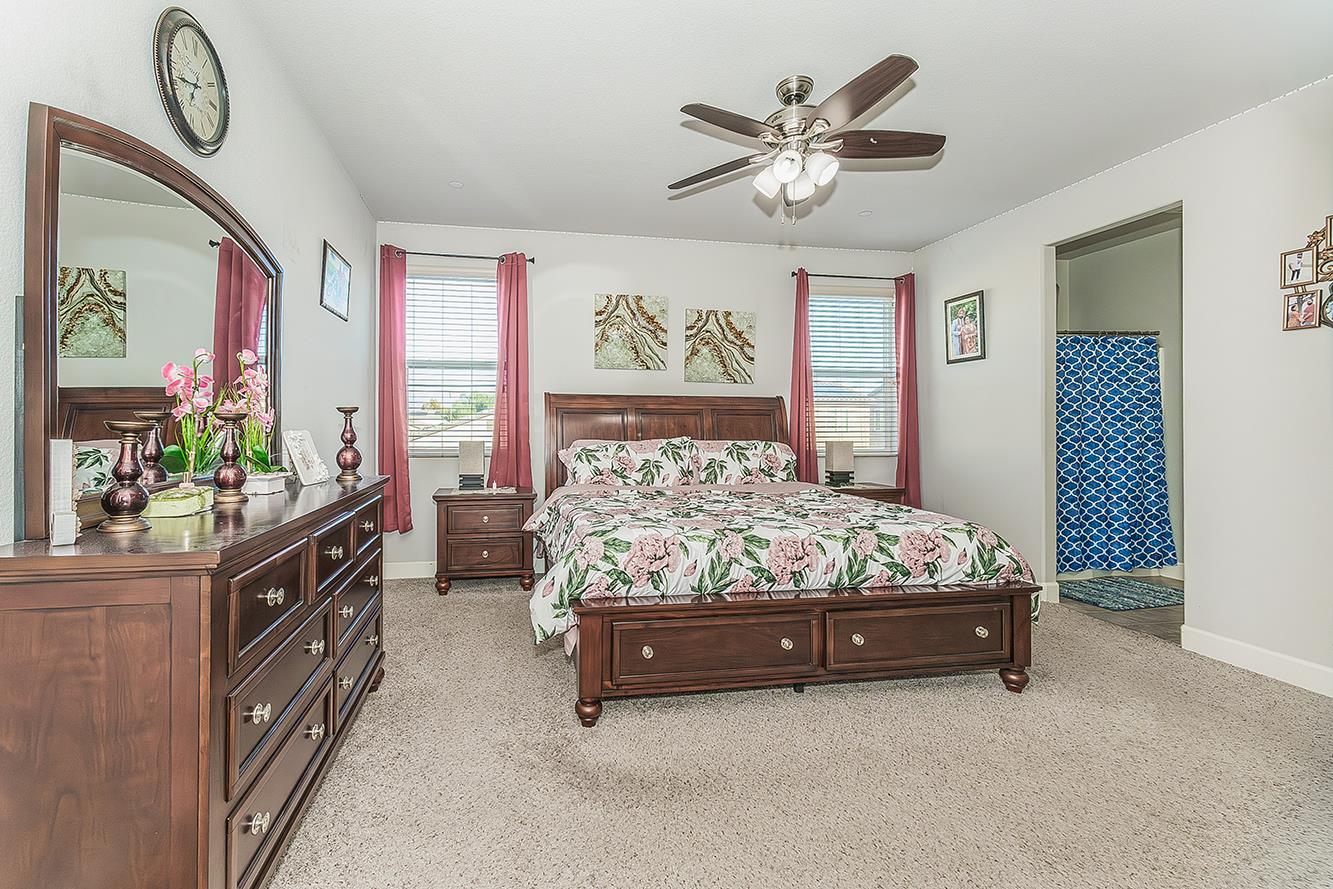 1142 S Pearwood Ave, Fresno, CA 93727