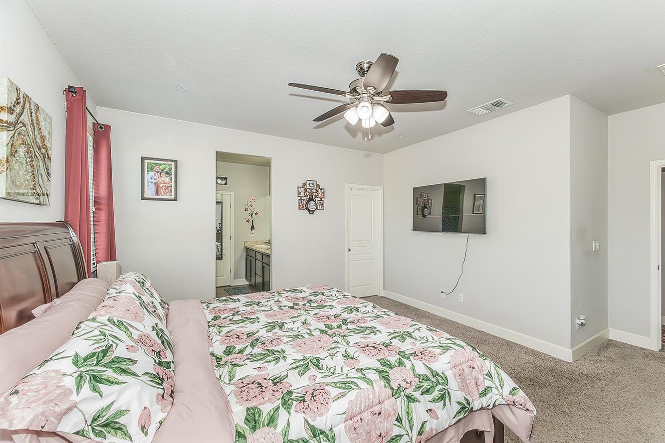 1142 S Pearwood Ave, Fresno, CA 93727