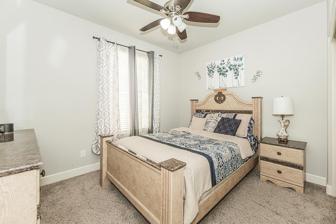 1142 S Pearwood Ave, Fresno, CA 93727