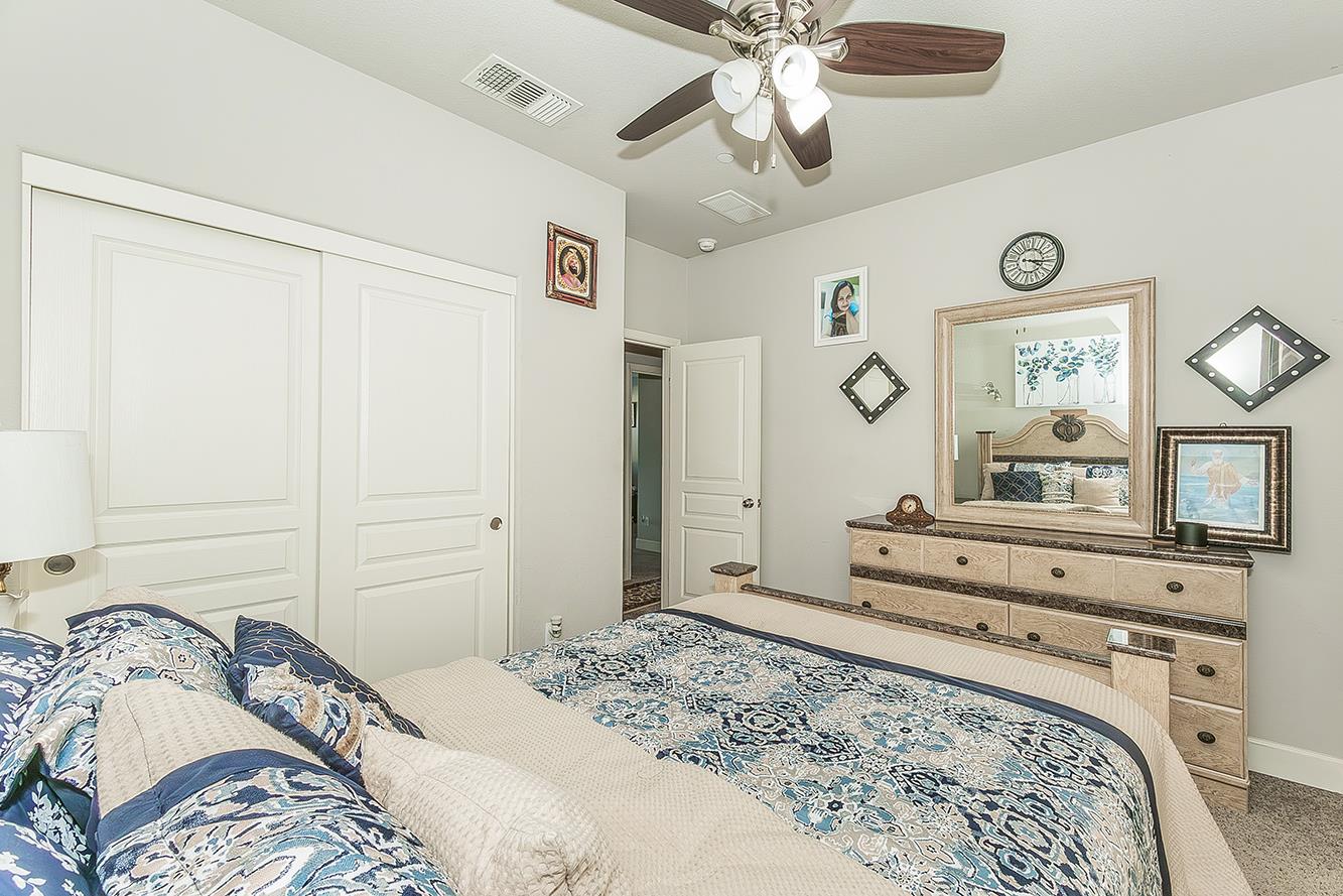 1142 S Pearwood Ave, Fresno, CA 93727