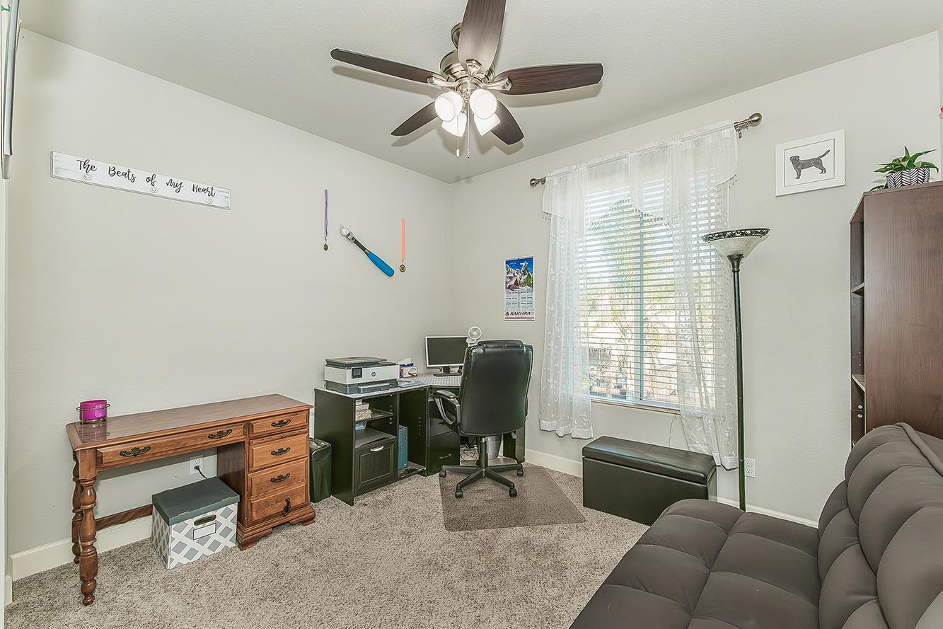 1142 S Pearwood Ave, Fresno, CA 93727