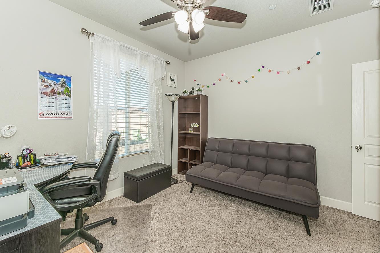 1142 S Pearwood Ave, Fresno, CA 93727