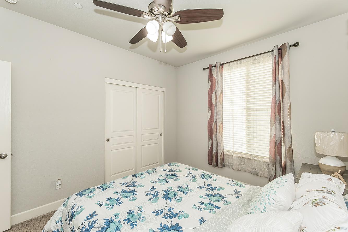 1142 S Pearwood Ave, Fresno, CA 93727