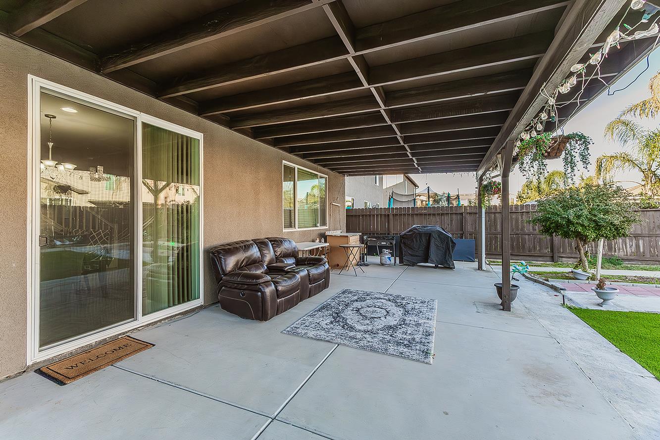 1142 S Pearwood Ave, Fresno, CA 93727