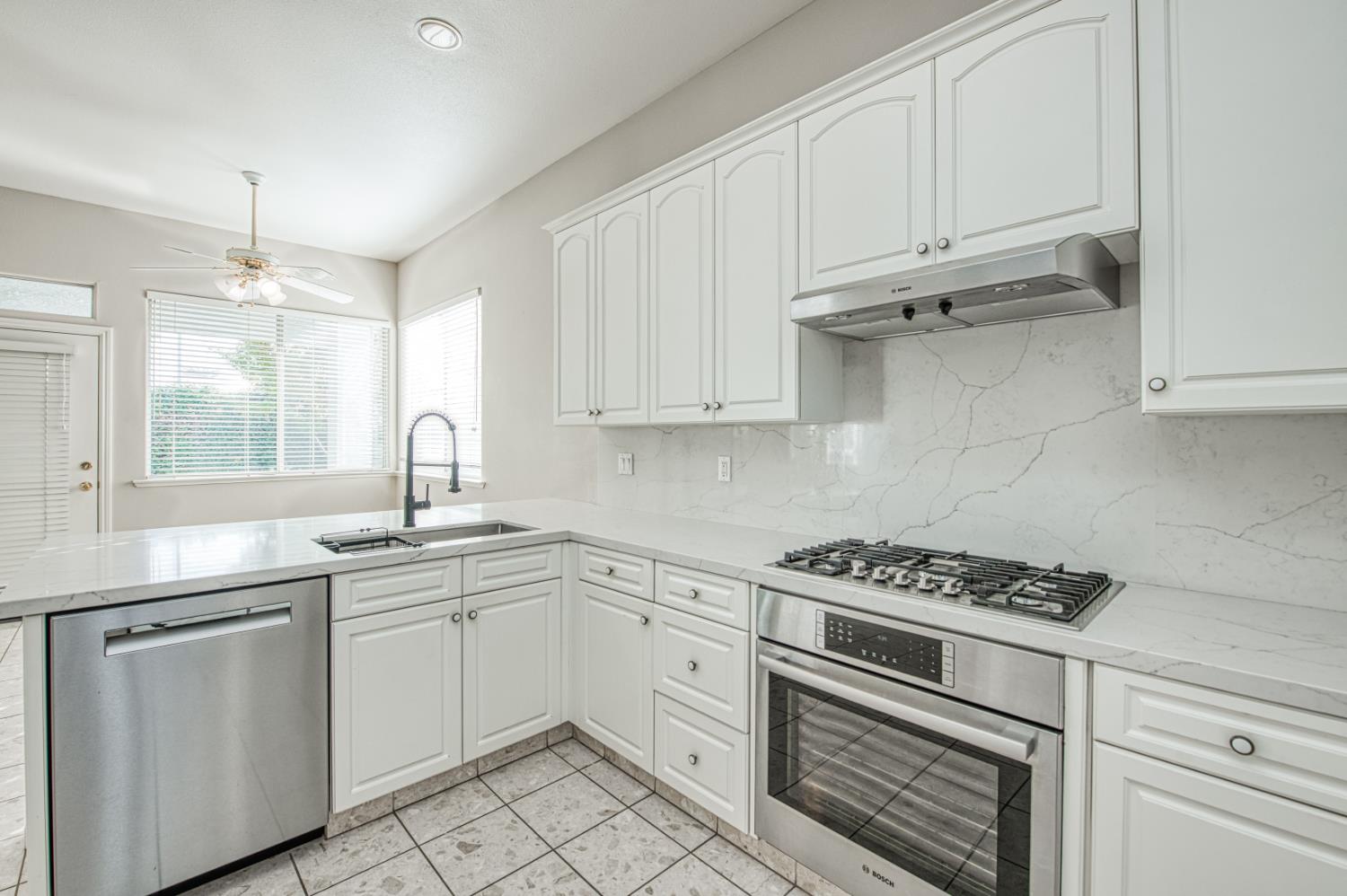 2140 W Rue St Michel, Fresno, CA 93711