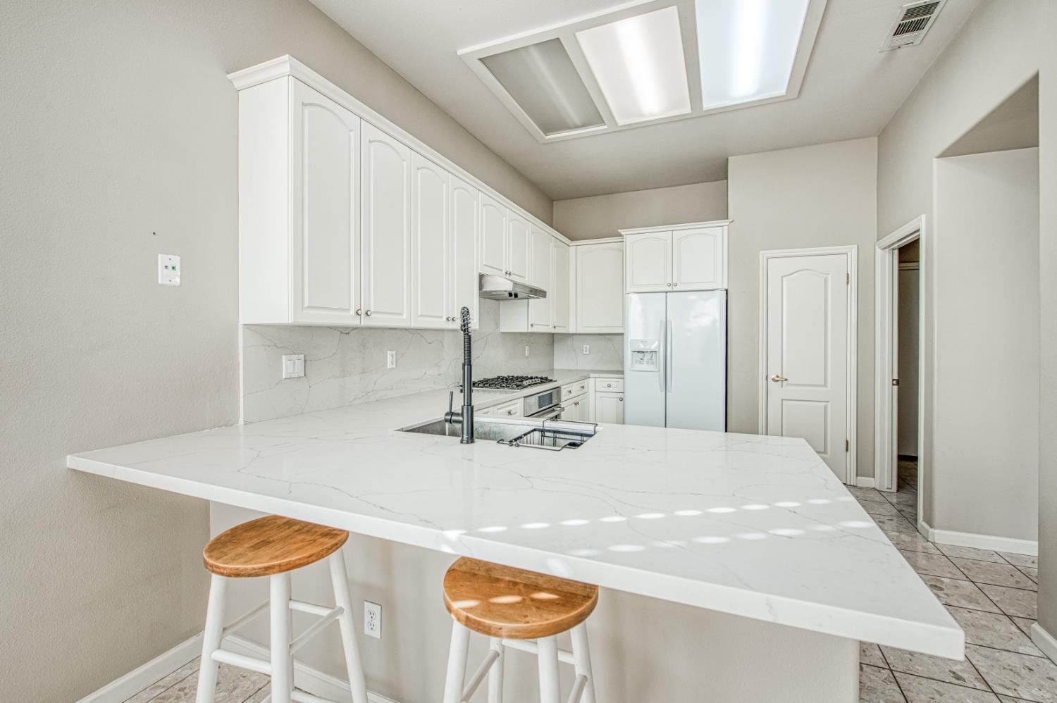 2140 W Rue St Michel, Fresno, CA 93711