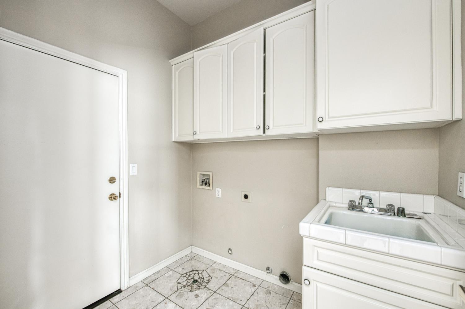 2140 W Rue St Michel, Fresno, CA 93711