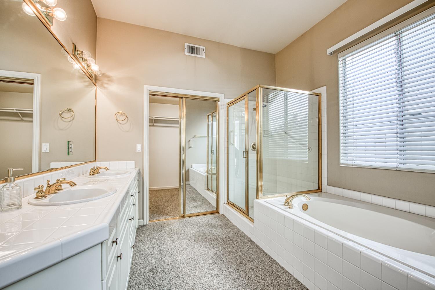 2140 W Rue St Michel, Fresno, CA 93711