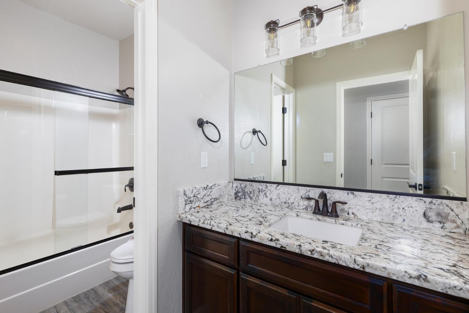 1374 Enns, Reedley, CA 93654