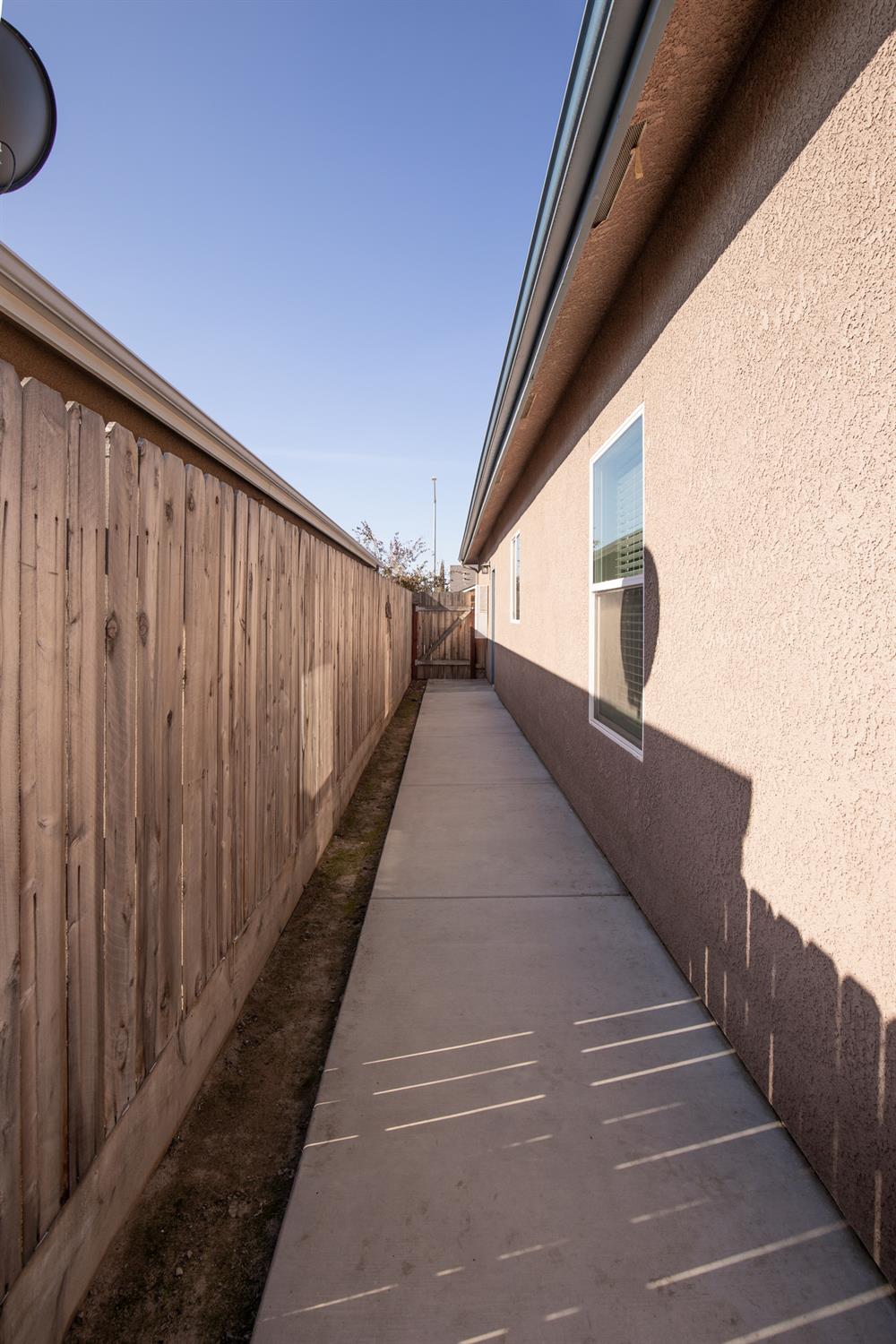 1374 Enns, Reedley, CA 93654