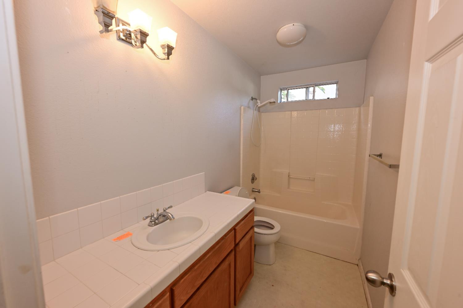 5047 W Morris Ave, Fresno, CA 93722