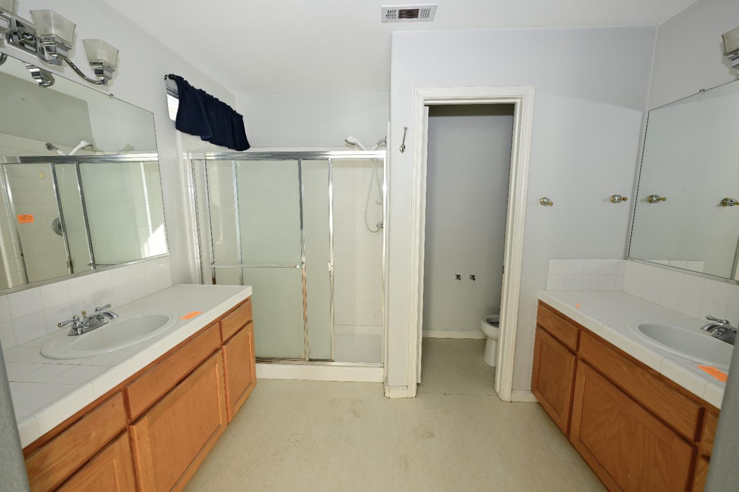 5047 W Morris Ave, Fresno, CA 93722