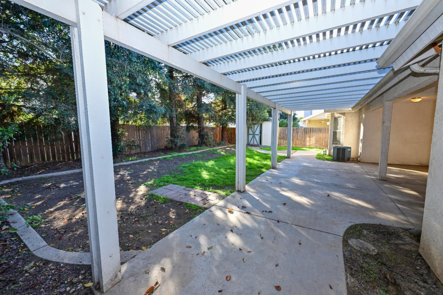 5047 W Morris Ave, Fresno, CA 93722