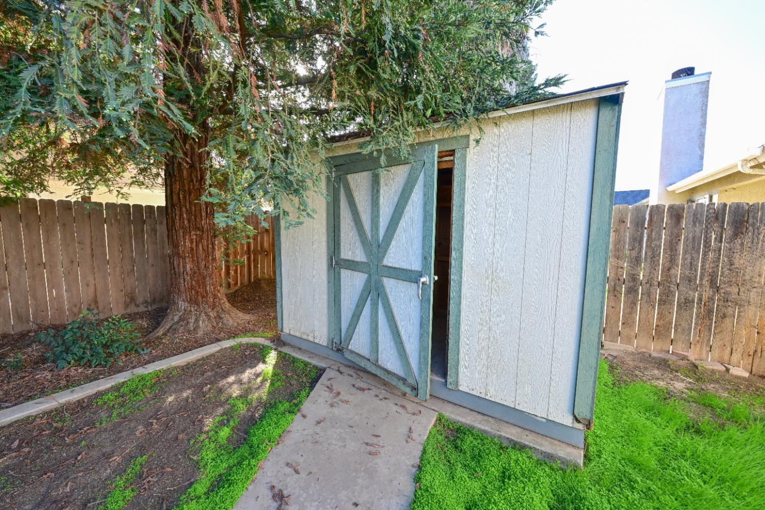 5047 W Morris Ave, Fresno, CA 93722