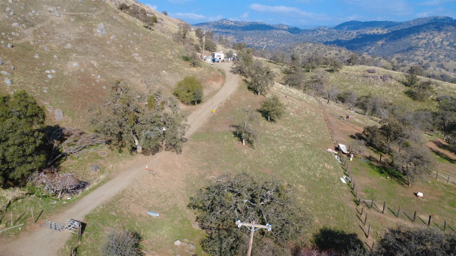 40885 Cornflower Ln, Yokuts Valley, CA 93675