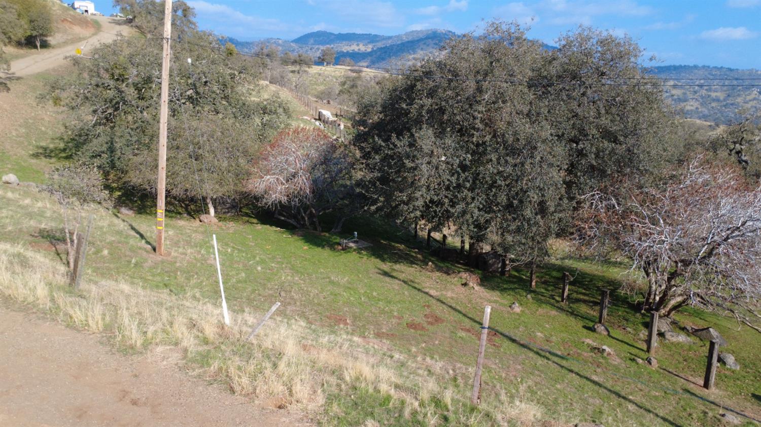 40885 Cornflower Ln, Yokuts Valley, CA 93675