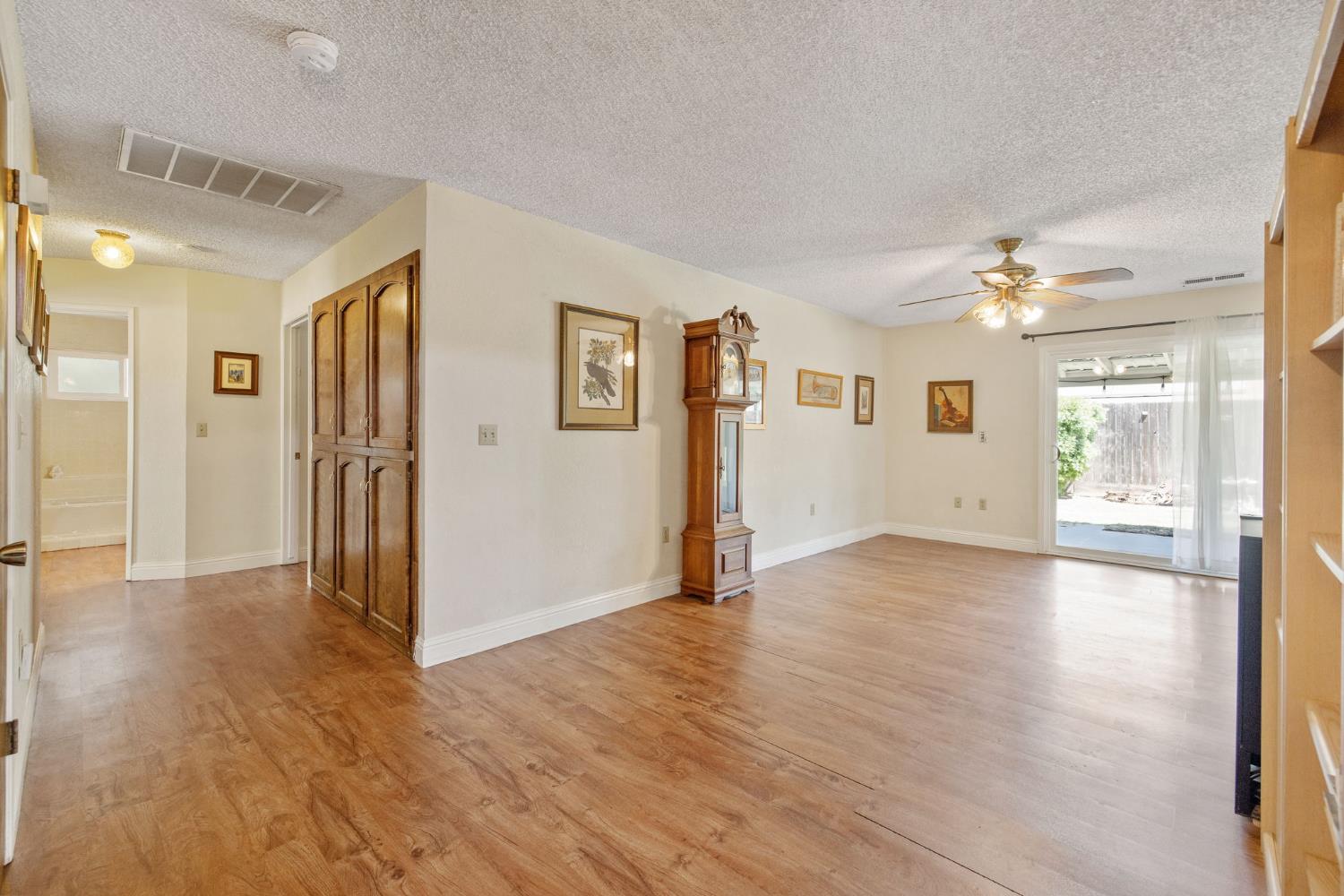 450 E Birch Ave, Hanford, CA 93230