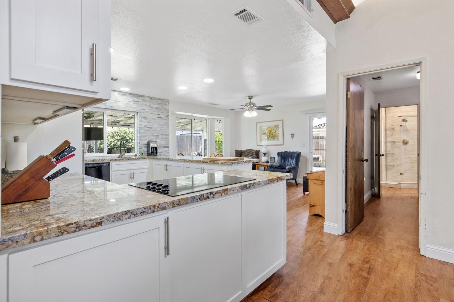 450 E Birch Ave, Hanford, CA 93230