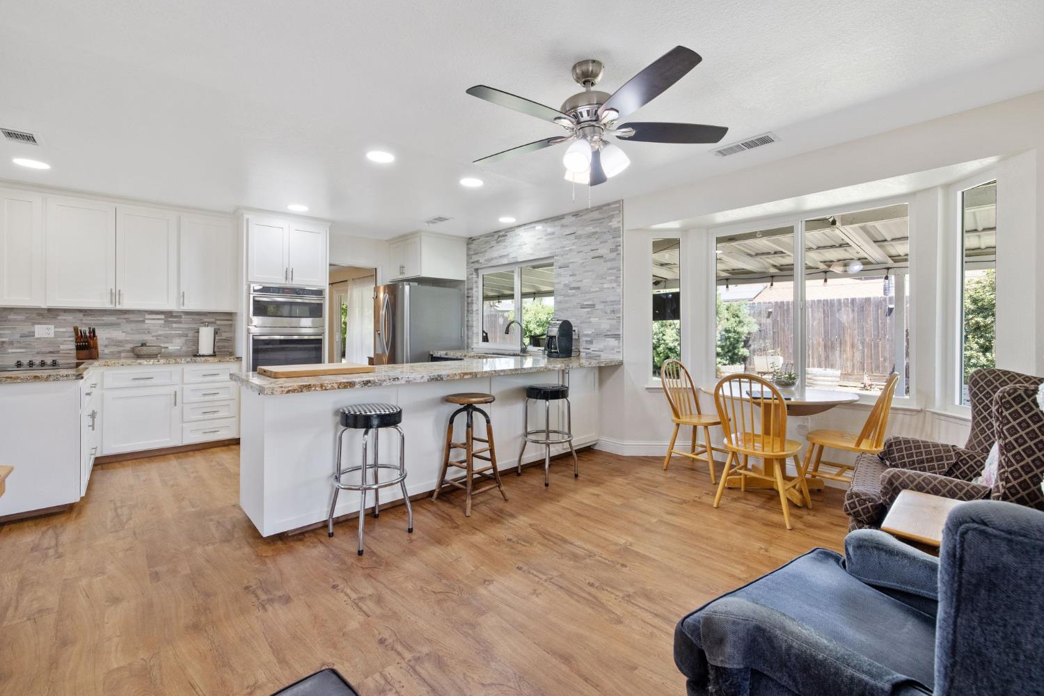 450 E Birch Ave, Hanford, CA 93230