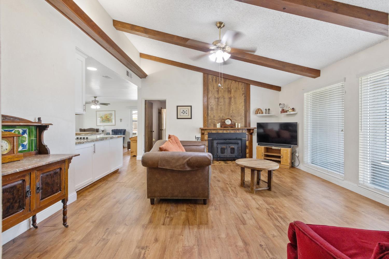 450 E Birch Ave, Hanford, CA 93230