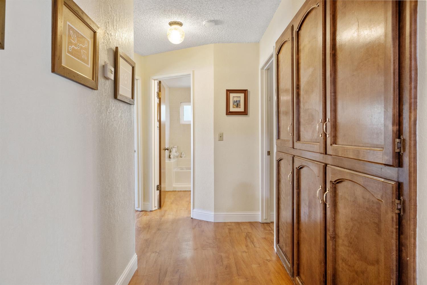 450 E Birch Ave, Hanford, CA 93230