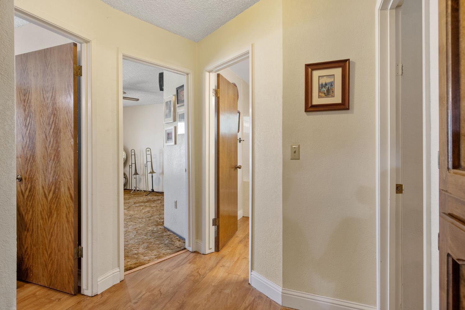 450 E Birch Ave, Hanford, CA 93230