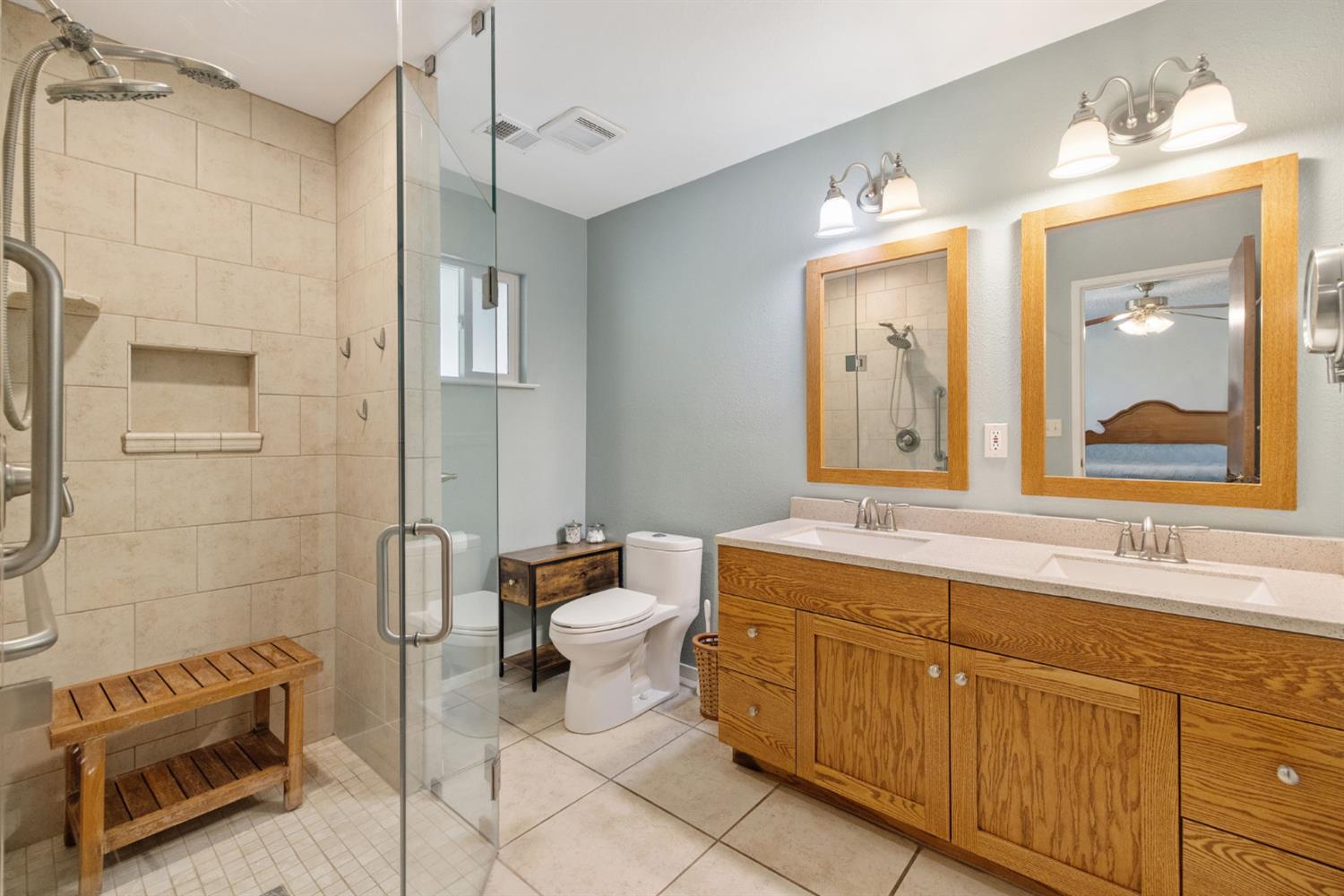 450 E Birch Ave, Hanford, CA 93230