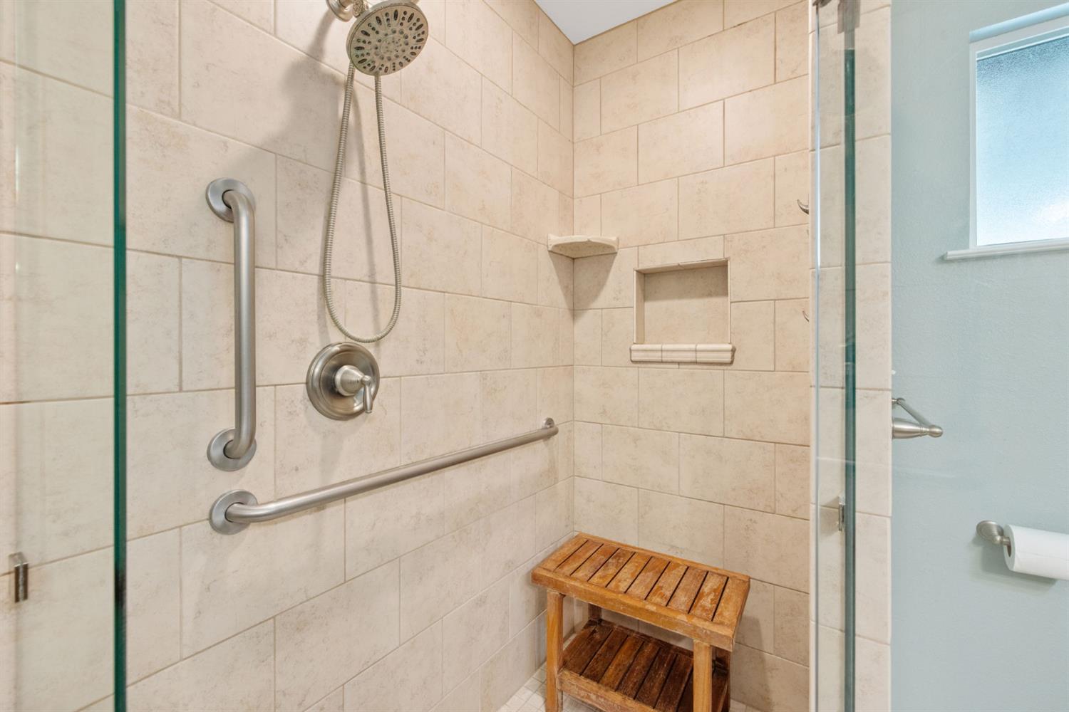 450 E Birch Ave, Hanford, CA 93230