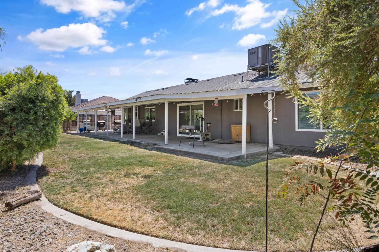 450 E Birch Ave, Hanford, CA 93230