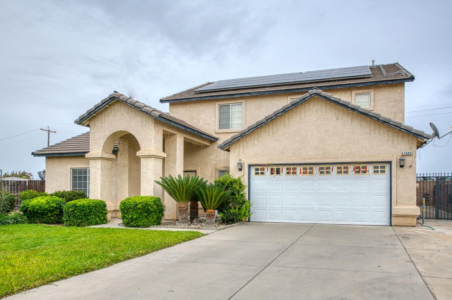 1002 Sequoia Ct, Fowler, CA 93625