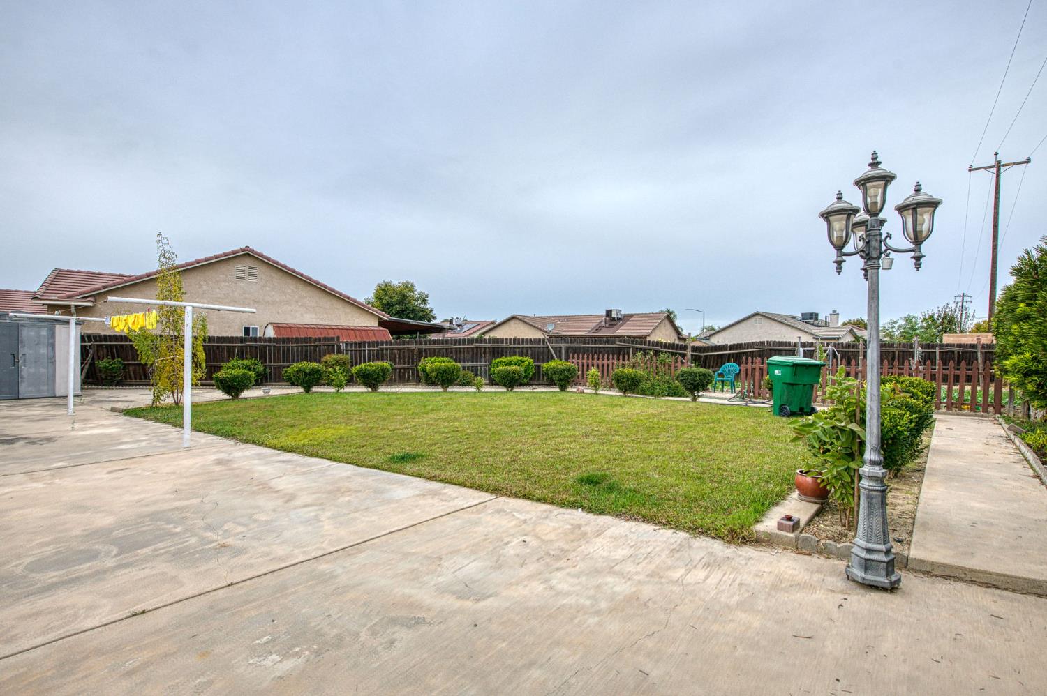 1002 Sequoia Ct, Fowler, CA 93625