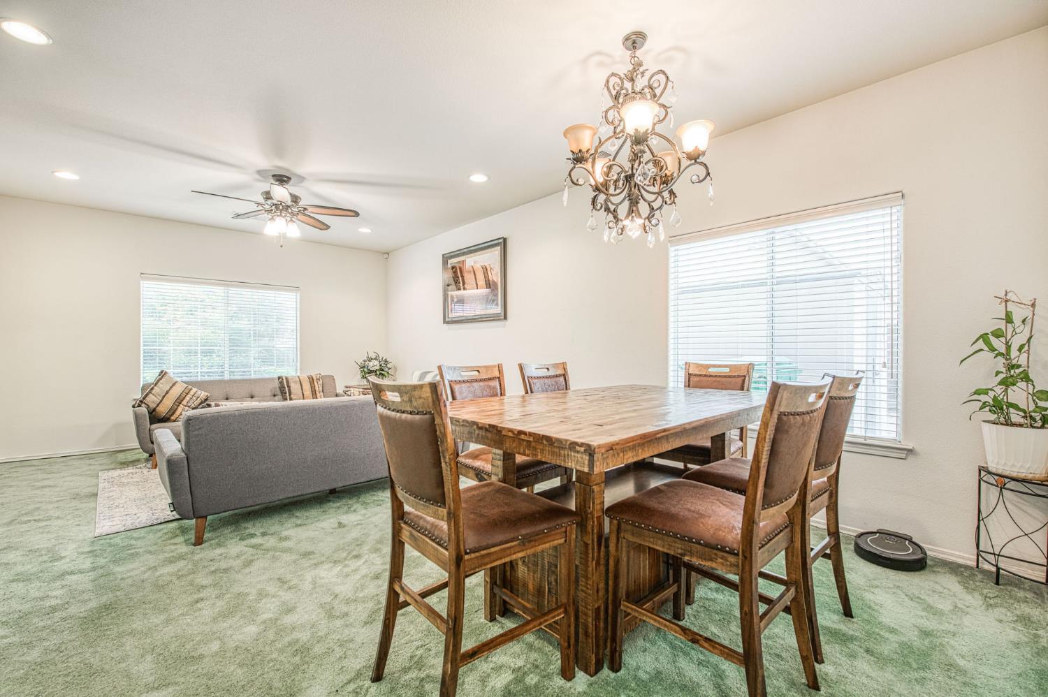 1002 Sequoia Ct, Fowler, CA 93625