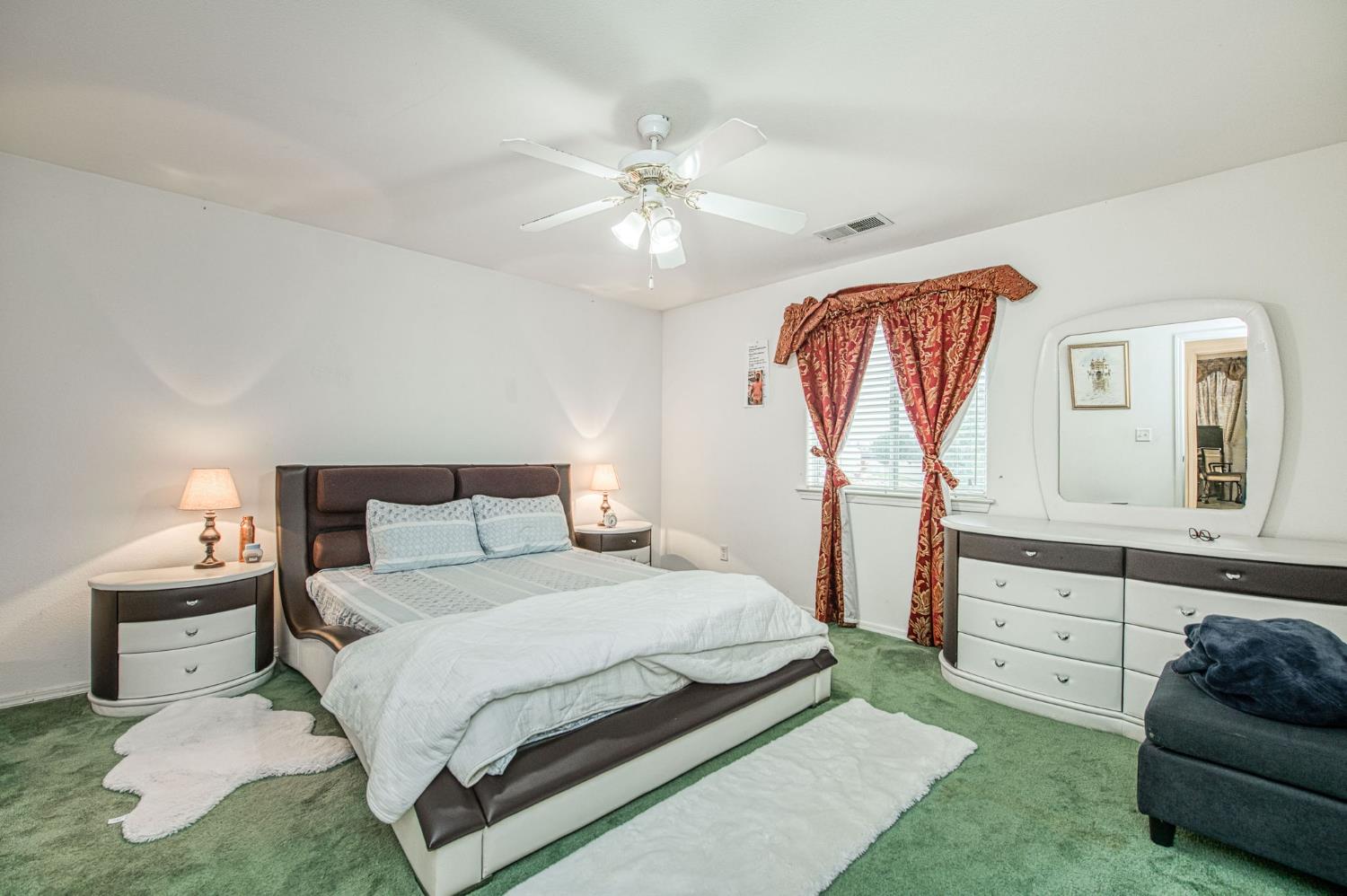 1002 Sequoia Ct, Fowler, CA 93625