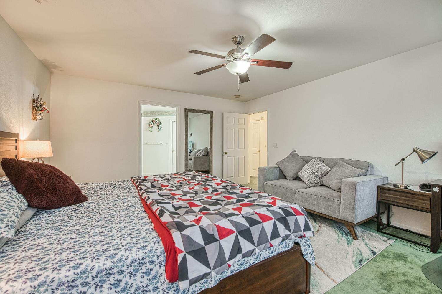 1002 Sequoia Ct, Fowler, CA 93625