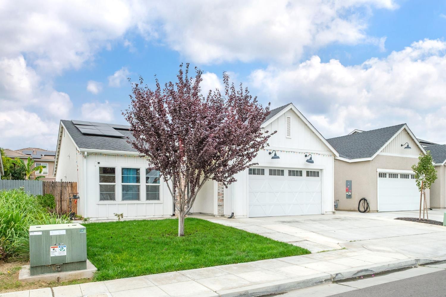 5823 E Pitt Ave, Fresno, CA 93727