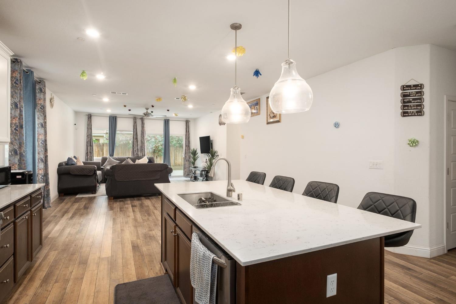 5823 E Pitt Ave, Fresno, CA 93727