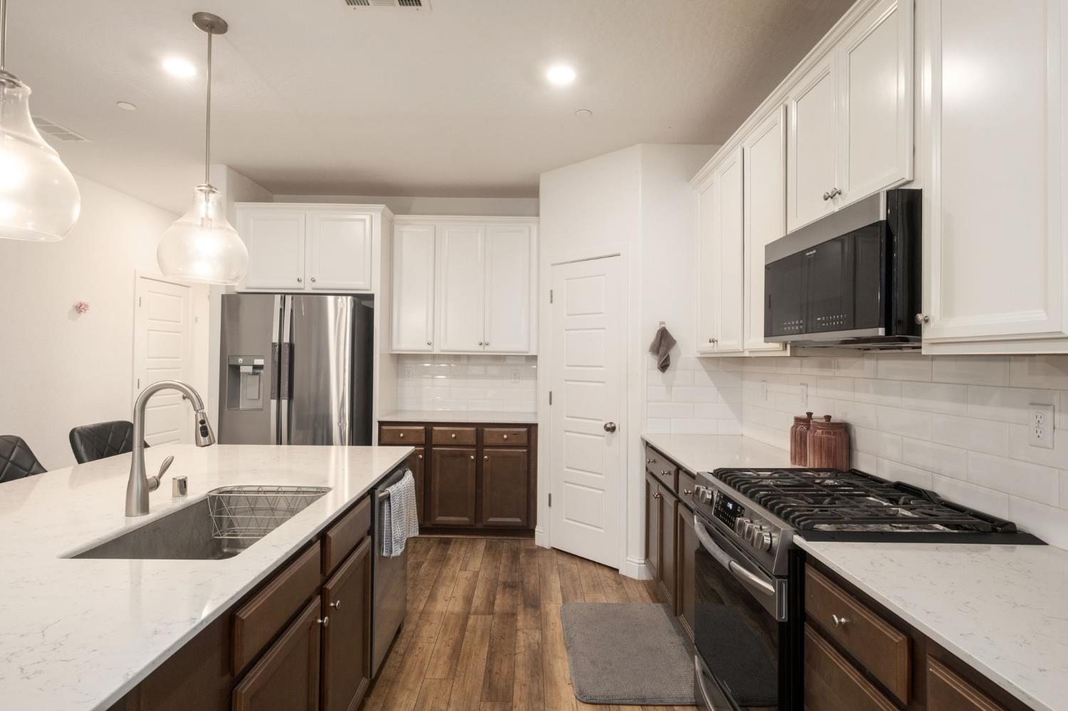 5823 E Pitt Ave, Fresno, CA 93727